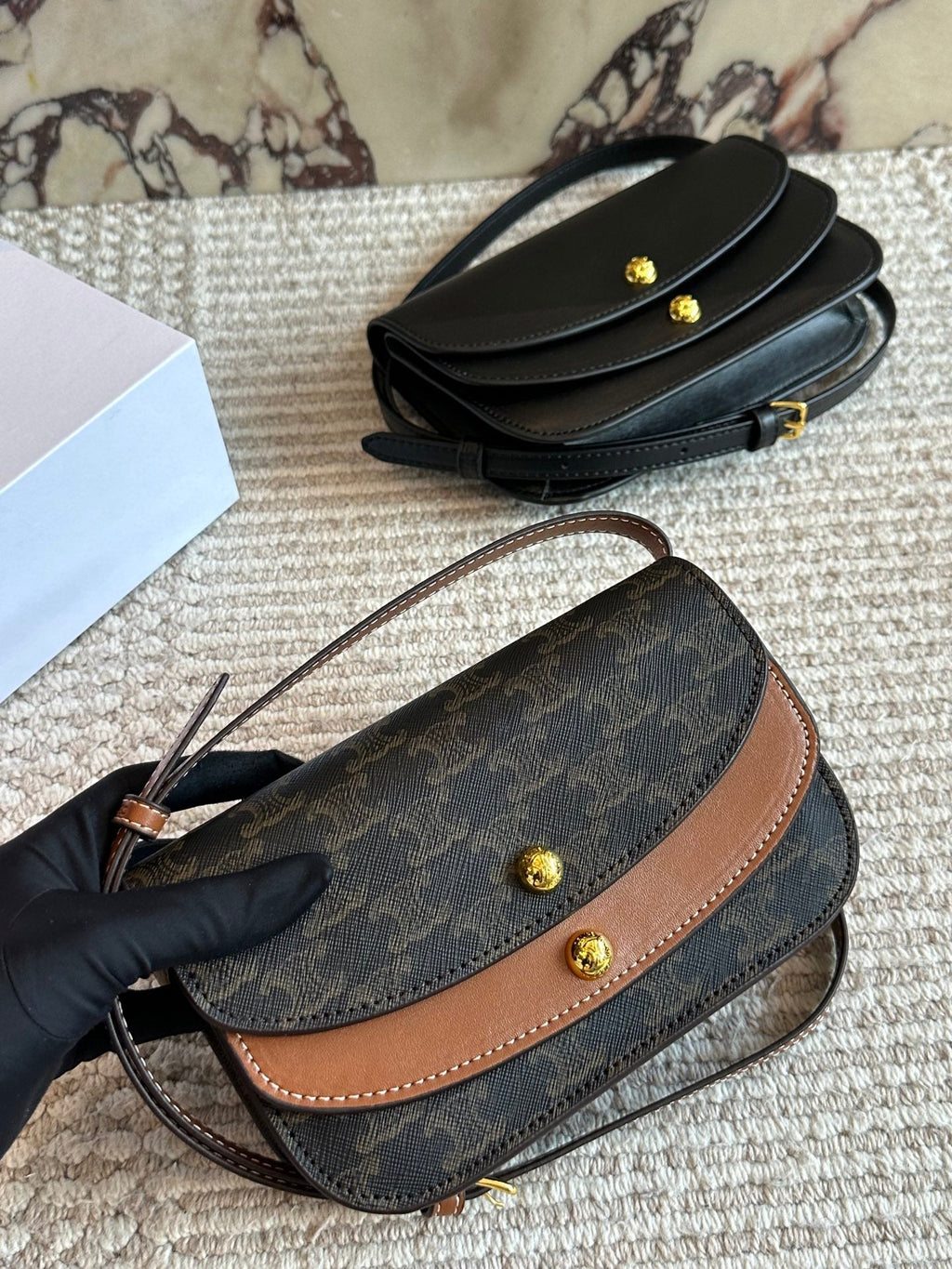 Double button semi-circular envelope package