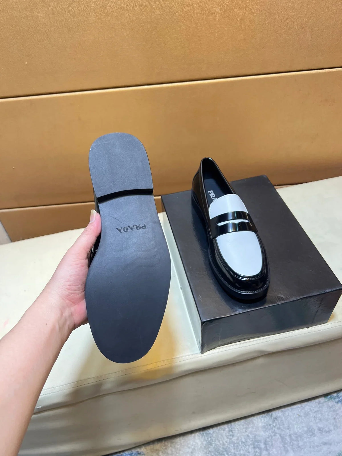 Modern style sports shoes