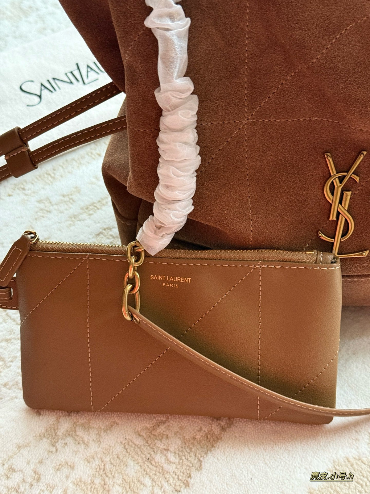 Matte suede triangular grid tote bag