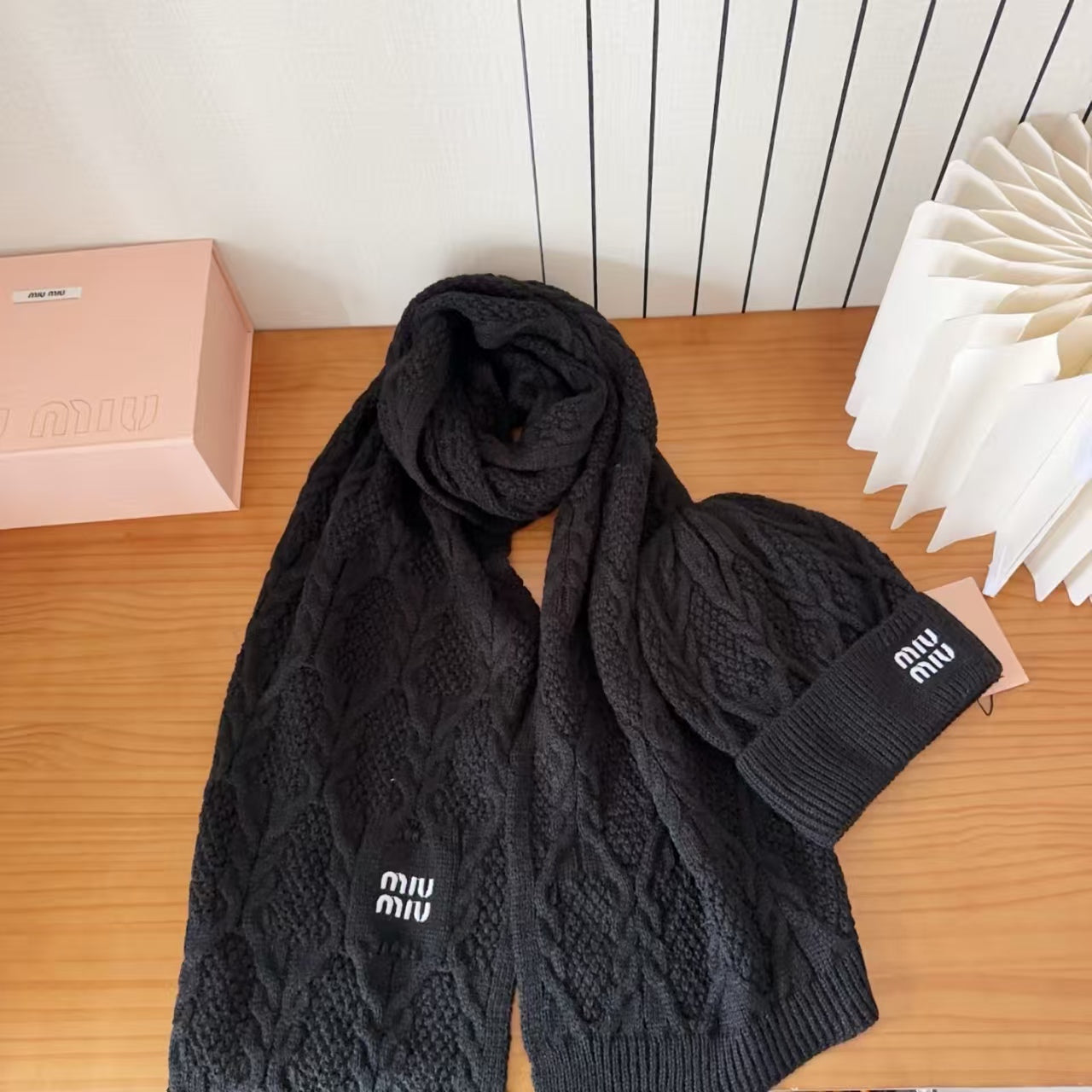 Explosive scarf and hat set