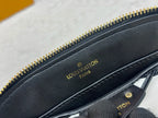 Classic Alma handbag