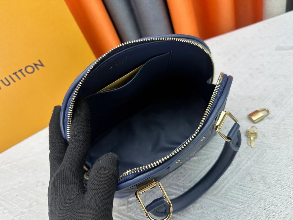 Classic Alma handbag
