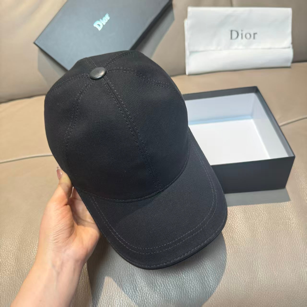 New letter embroidered baseball cap