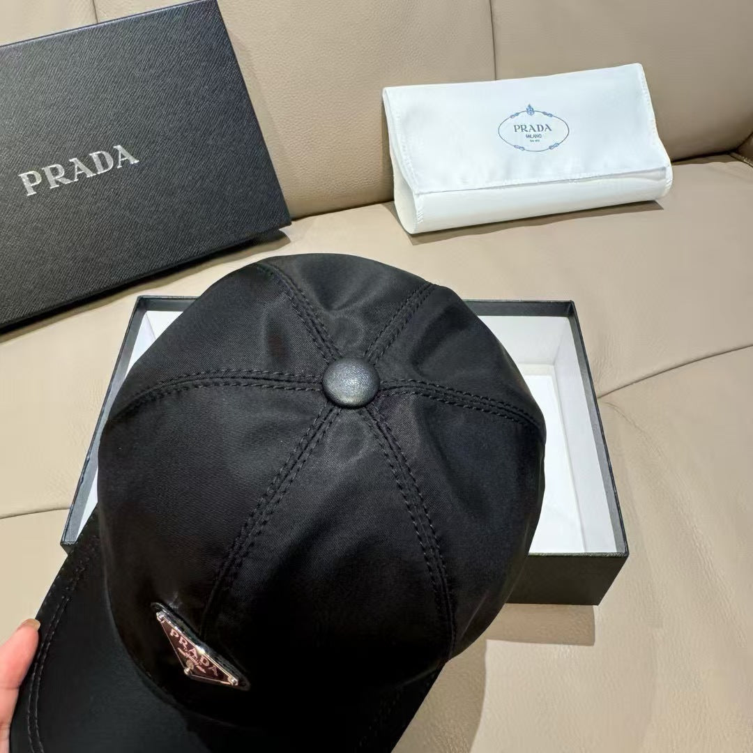 New triangular metal baseball cap