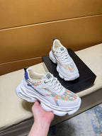Unique modern style sports shoes