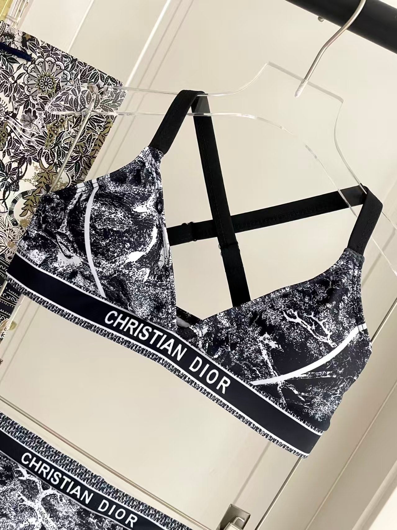New sports swimsuit