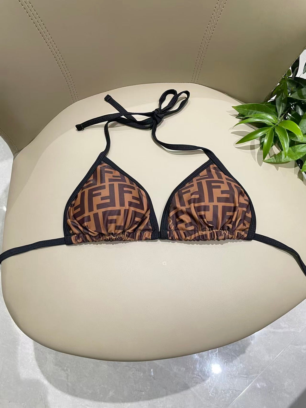 New split camisole swimsuit