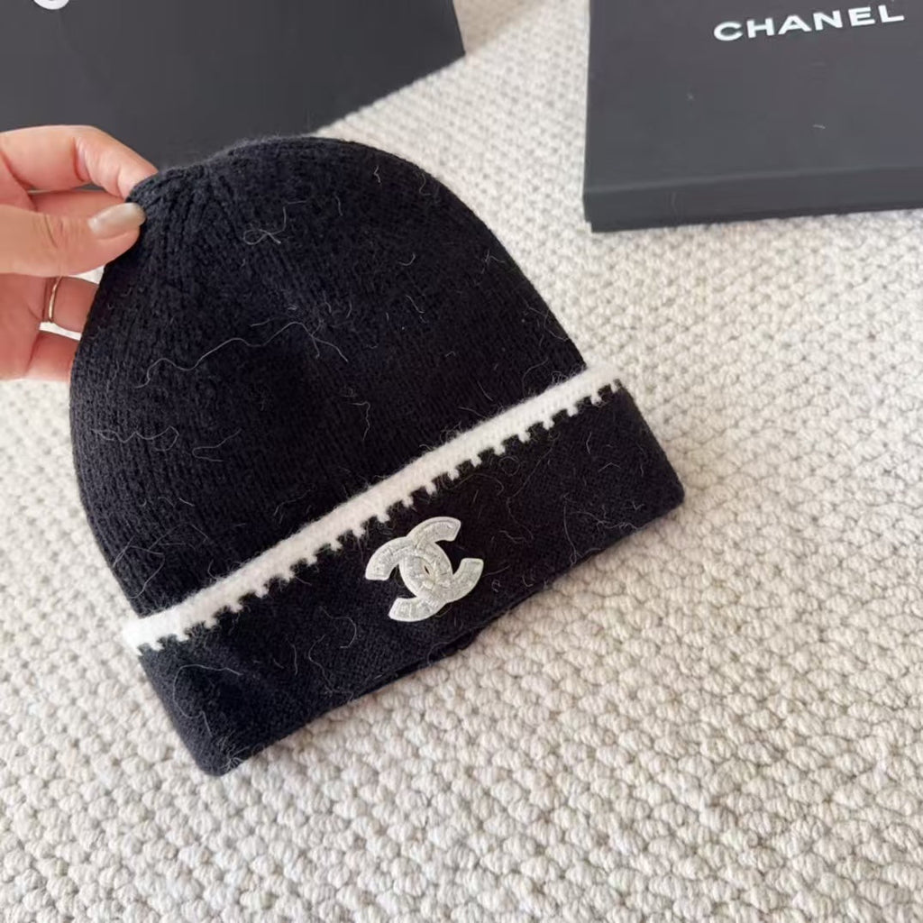 Explosive classic knitted hat