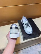 Modern style sports men's shoes