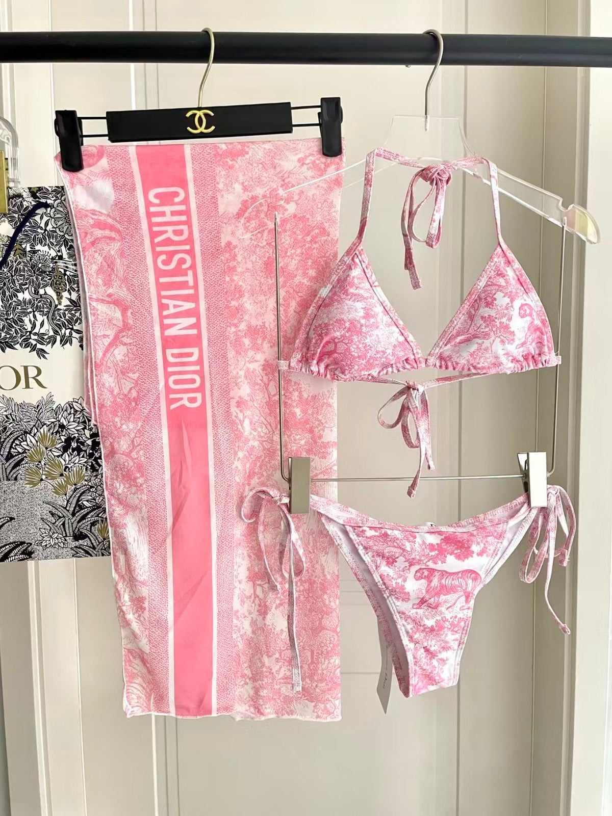 New three piece printed swimsuit