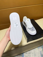Unique modern style sports shoes