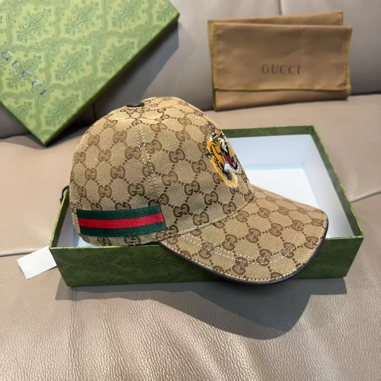 New embroidered baseball cap