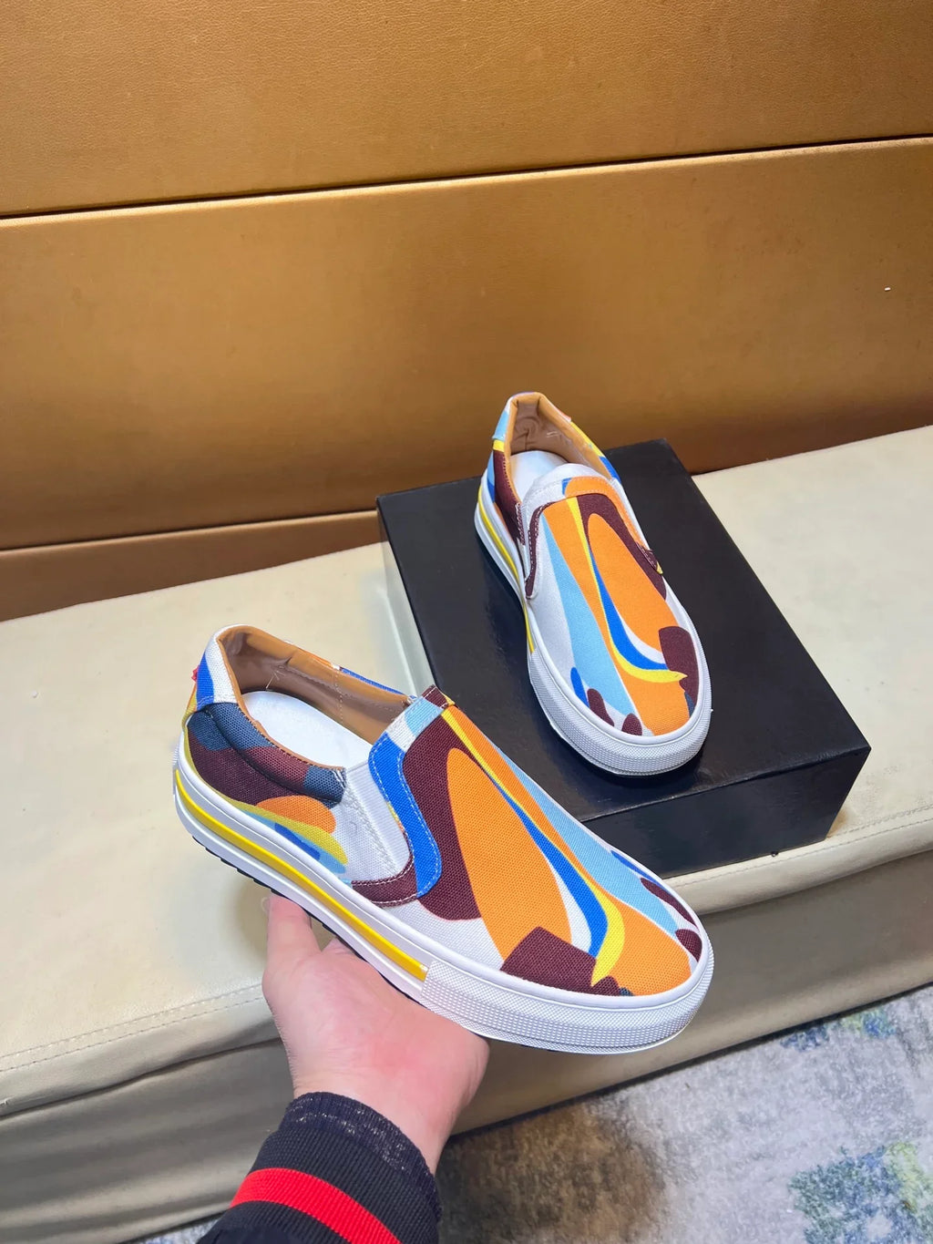 Modern style sports shoes