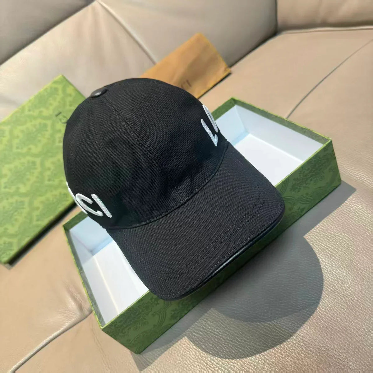 New letter embroidered baseball cap