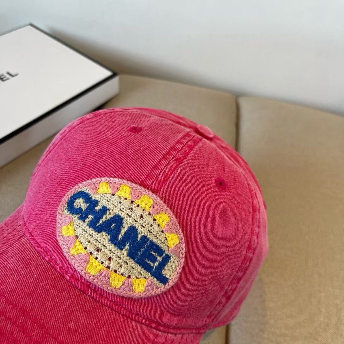 Explosive letter embroidered baseball cap