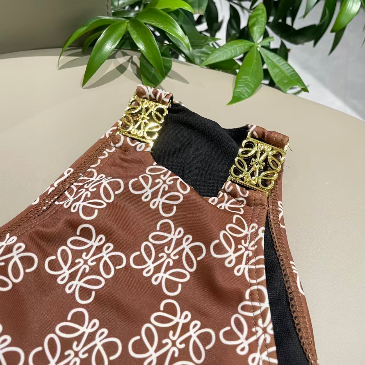 New backless printed swimsuit