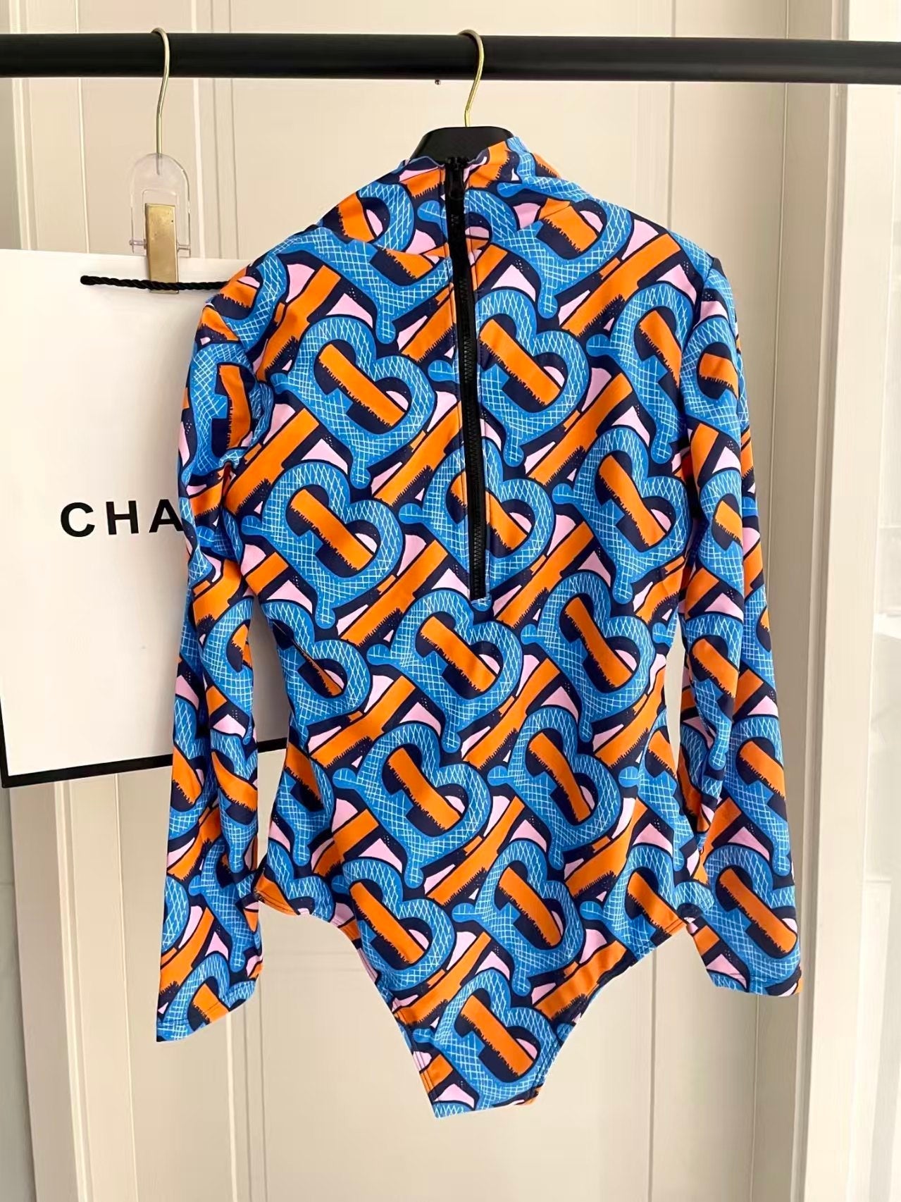 New one-piece sunscreen swimsuit
