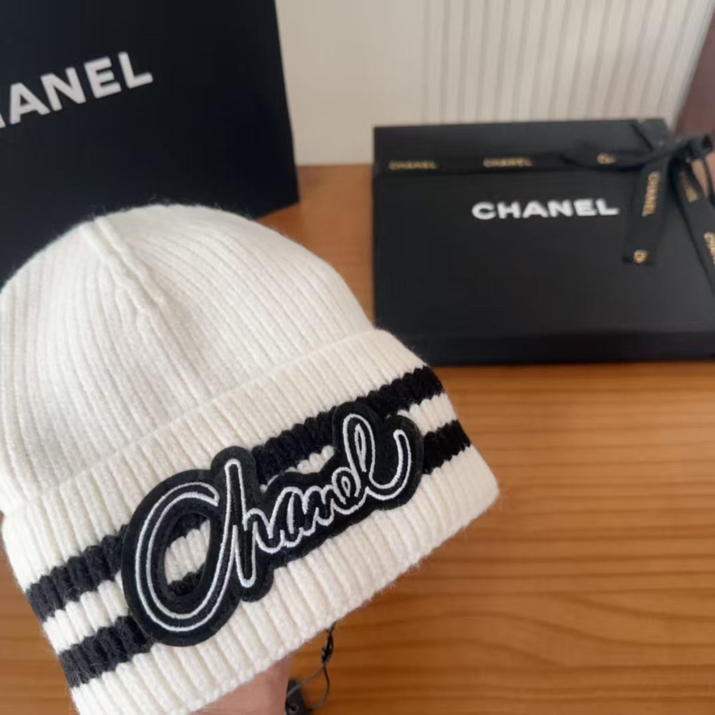 New autumn and winter hats