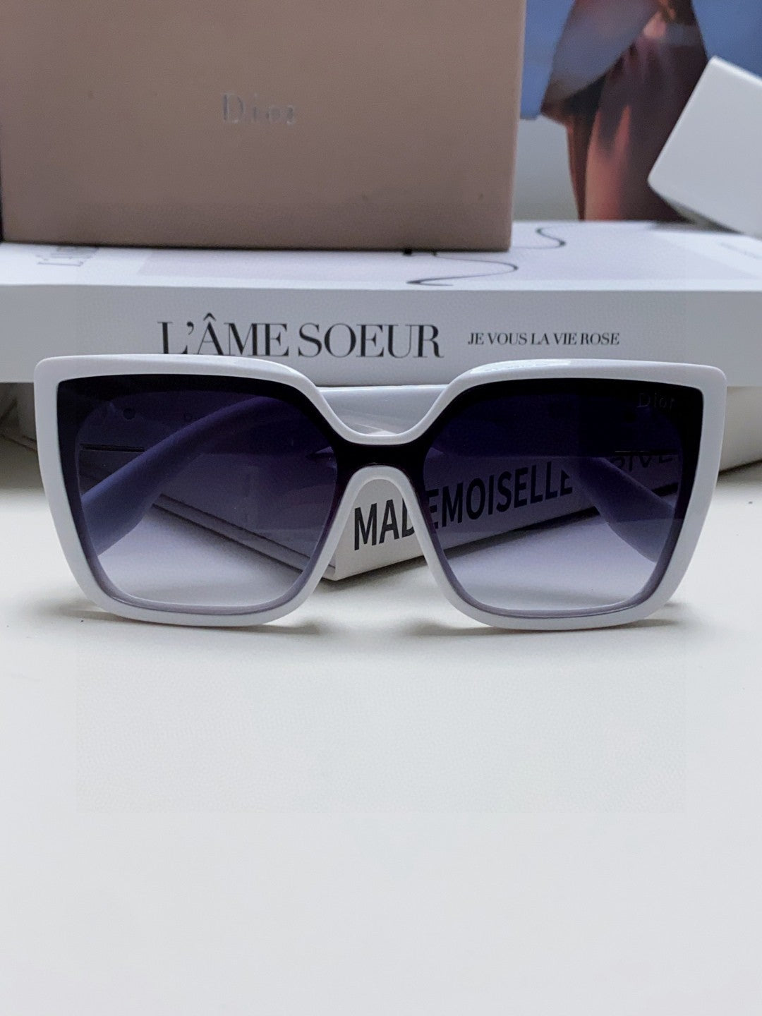 Super Beautiful Geometric Lingge Mirror Legs Super Beautiful New Women's Sunglasses