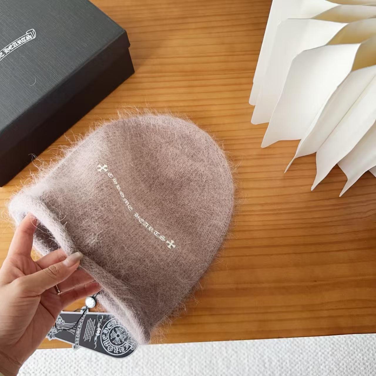 New versatile hat