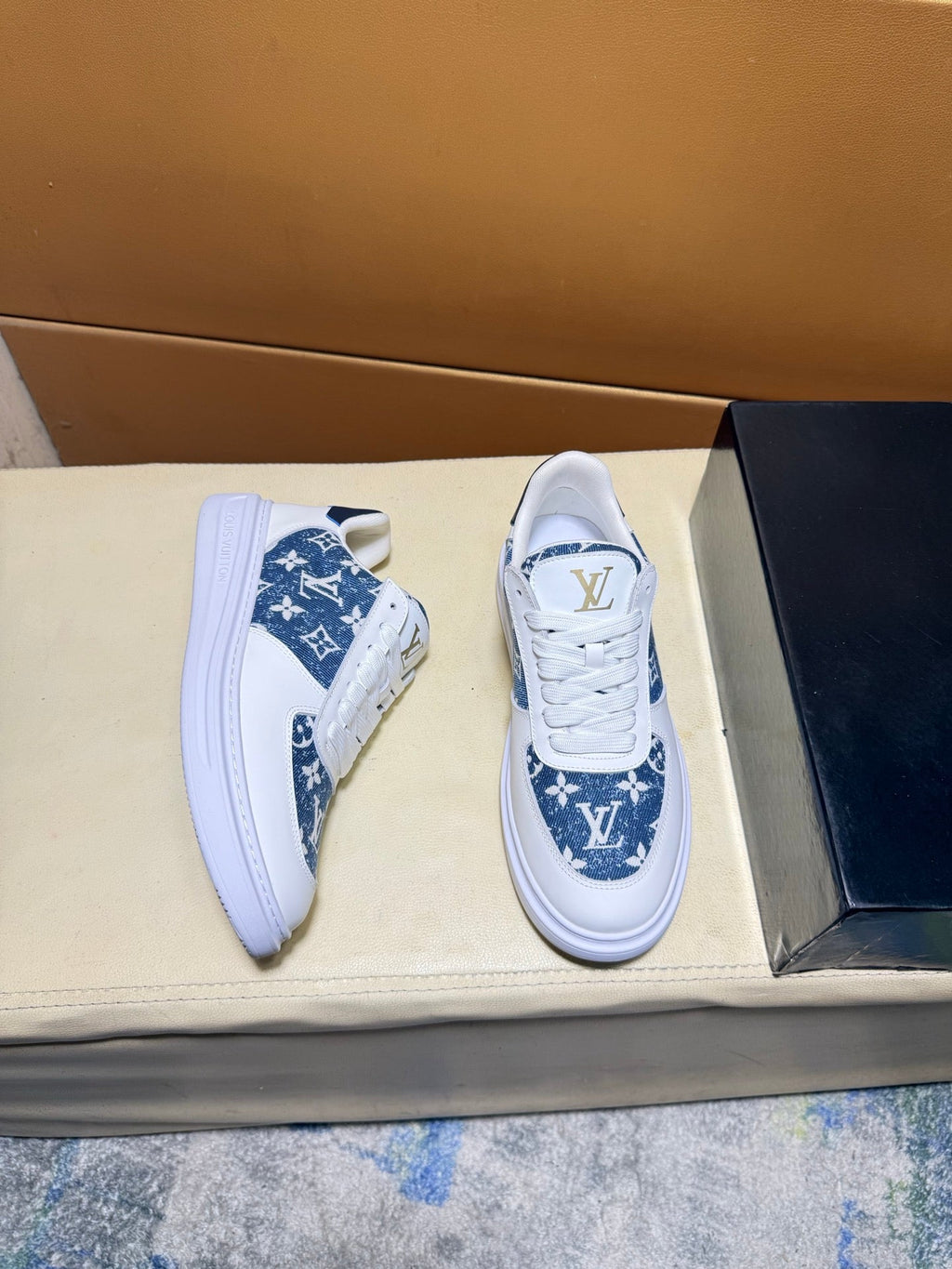 Unique modern style sports shoes