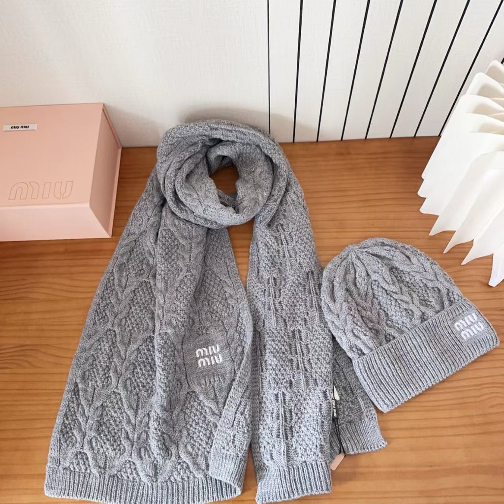 Explosive scarf and hat set