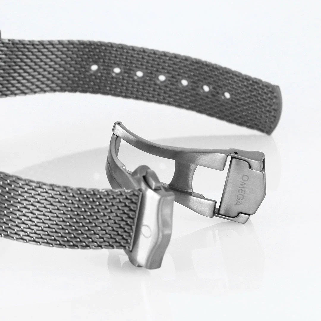 Grey -210.90.42.20.01-Black Titanium - 904L Steel - Automatic - 42mm