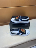 Modern style sports men's shoes