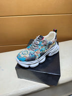 Unique modern style sports shoes