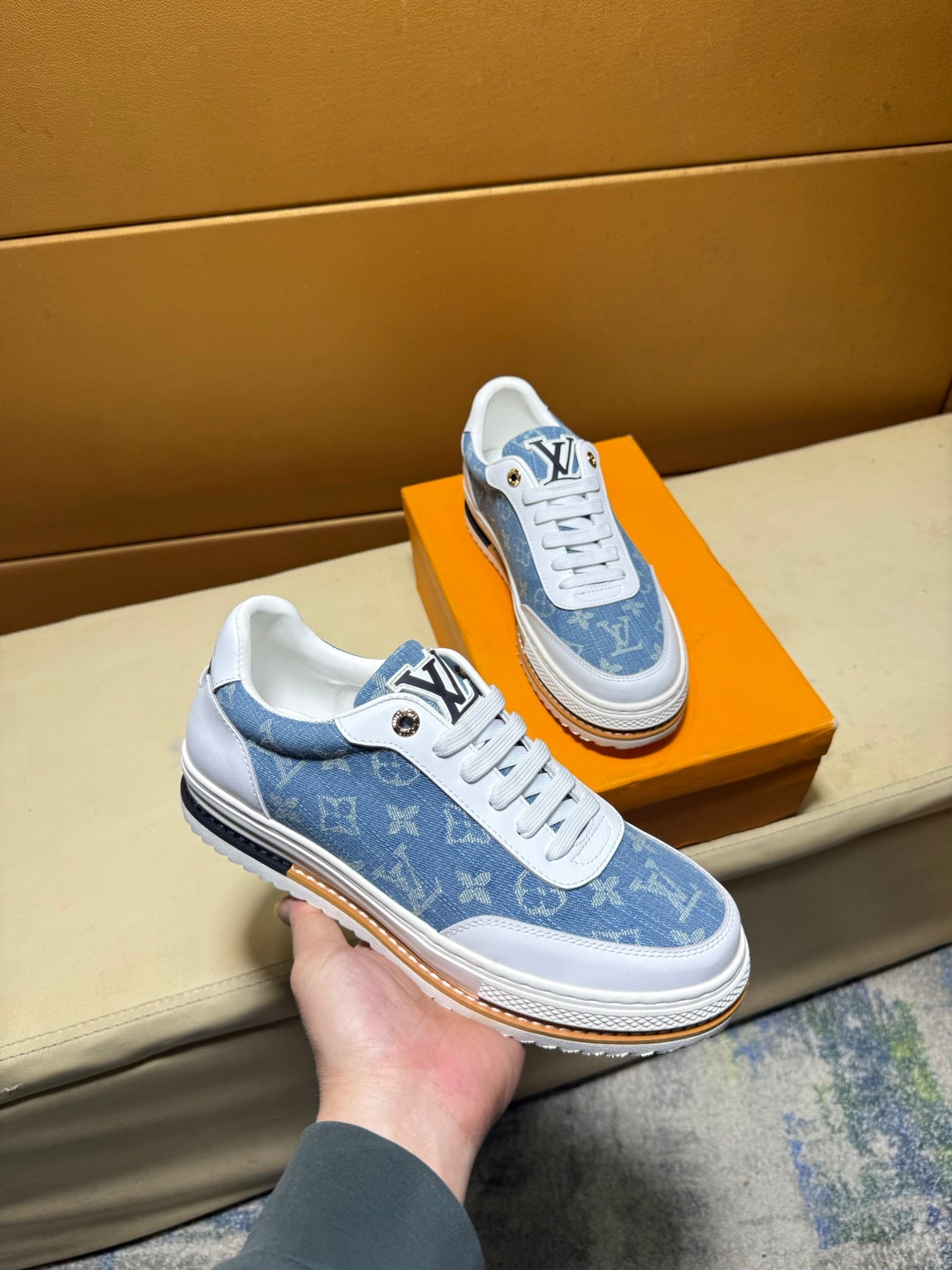 🏃 Casual shoes are a must-have for trendy men