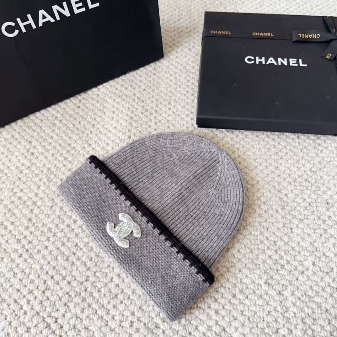 Explosive classic knitted hat