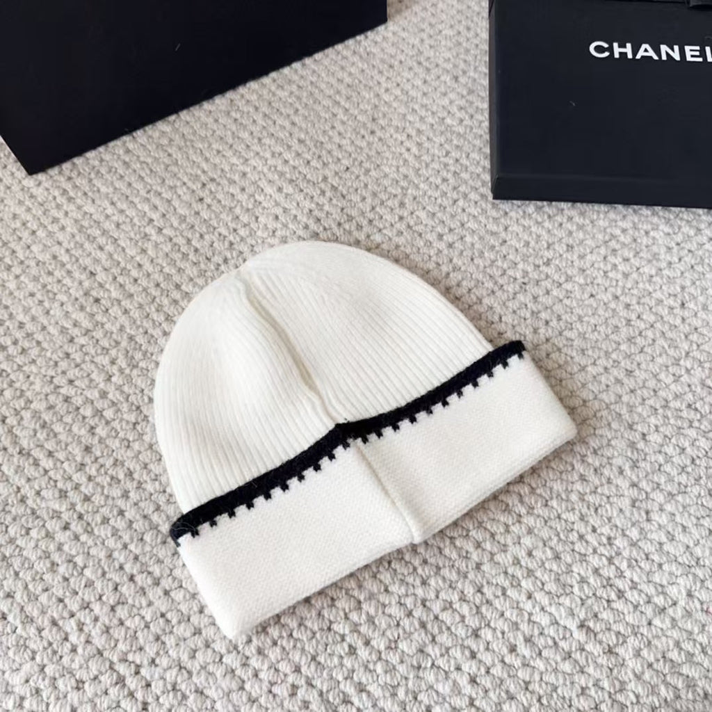 Explosive classic knitted hat