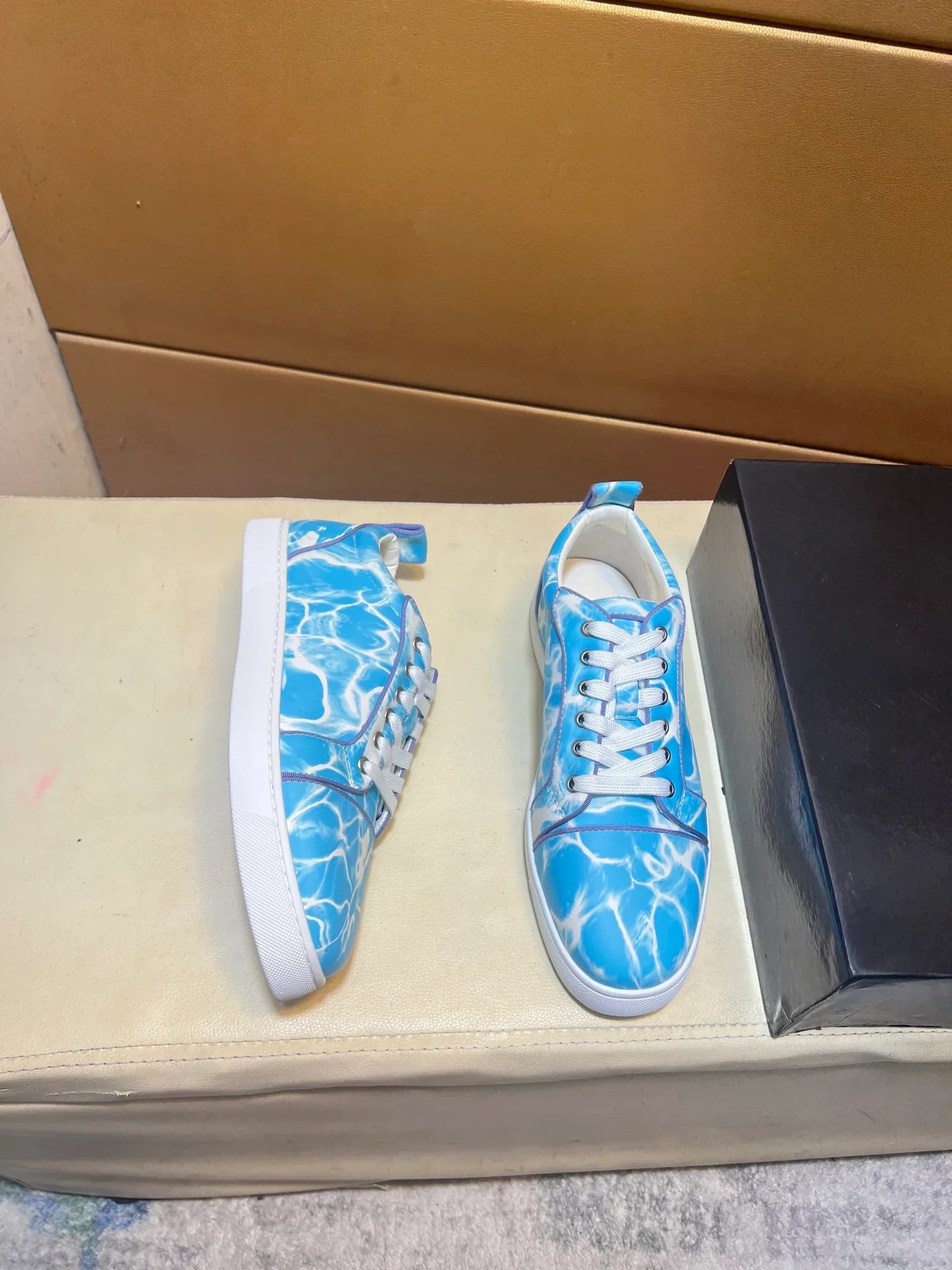 New men's shoes