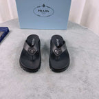 Latest couple style clamp slippers