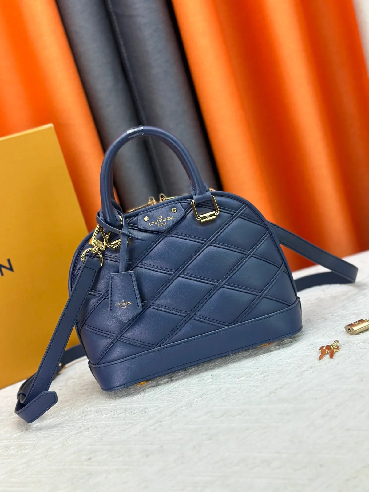 Classic Alma handbag