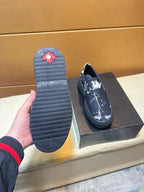 Modern style sports shoes