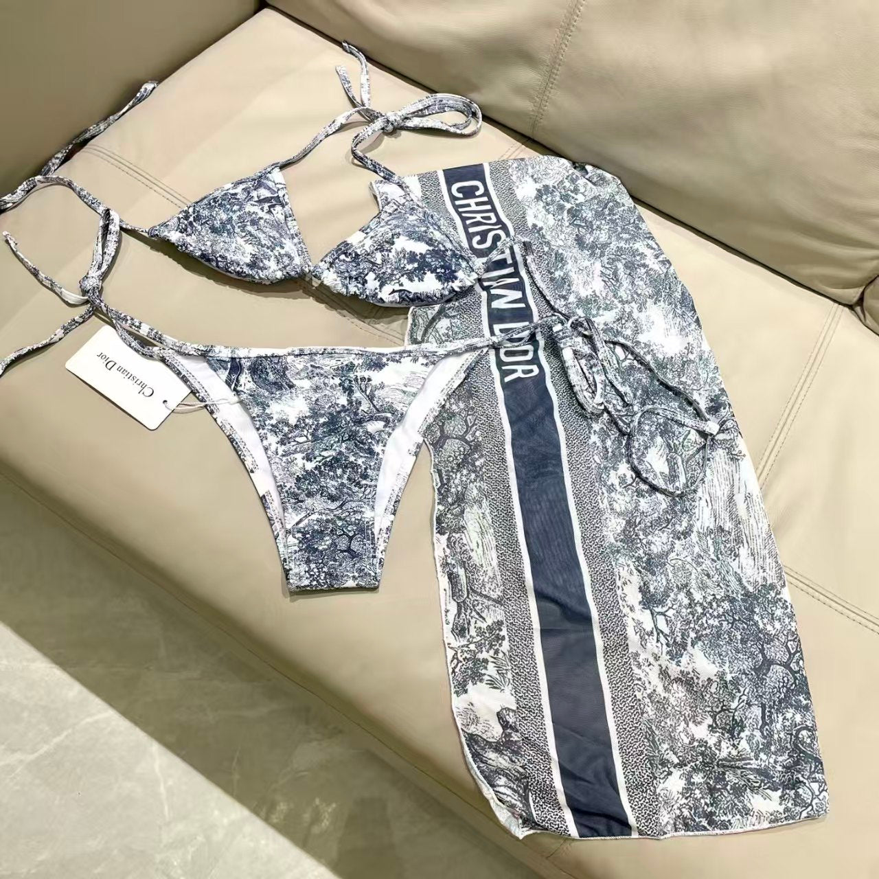 New three piece printed swimsuit