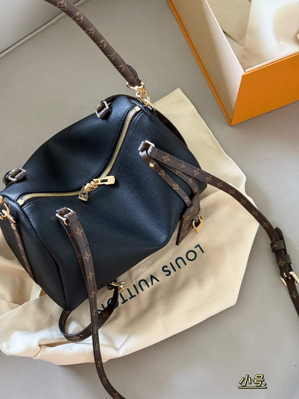 New retro bag
