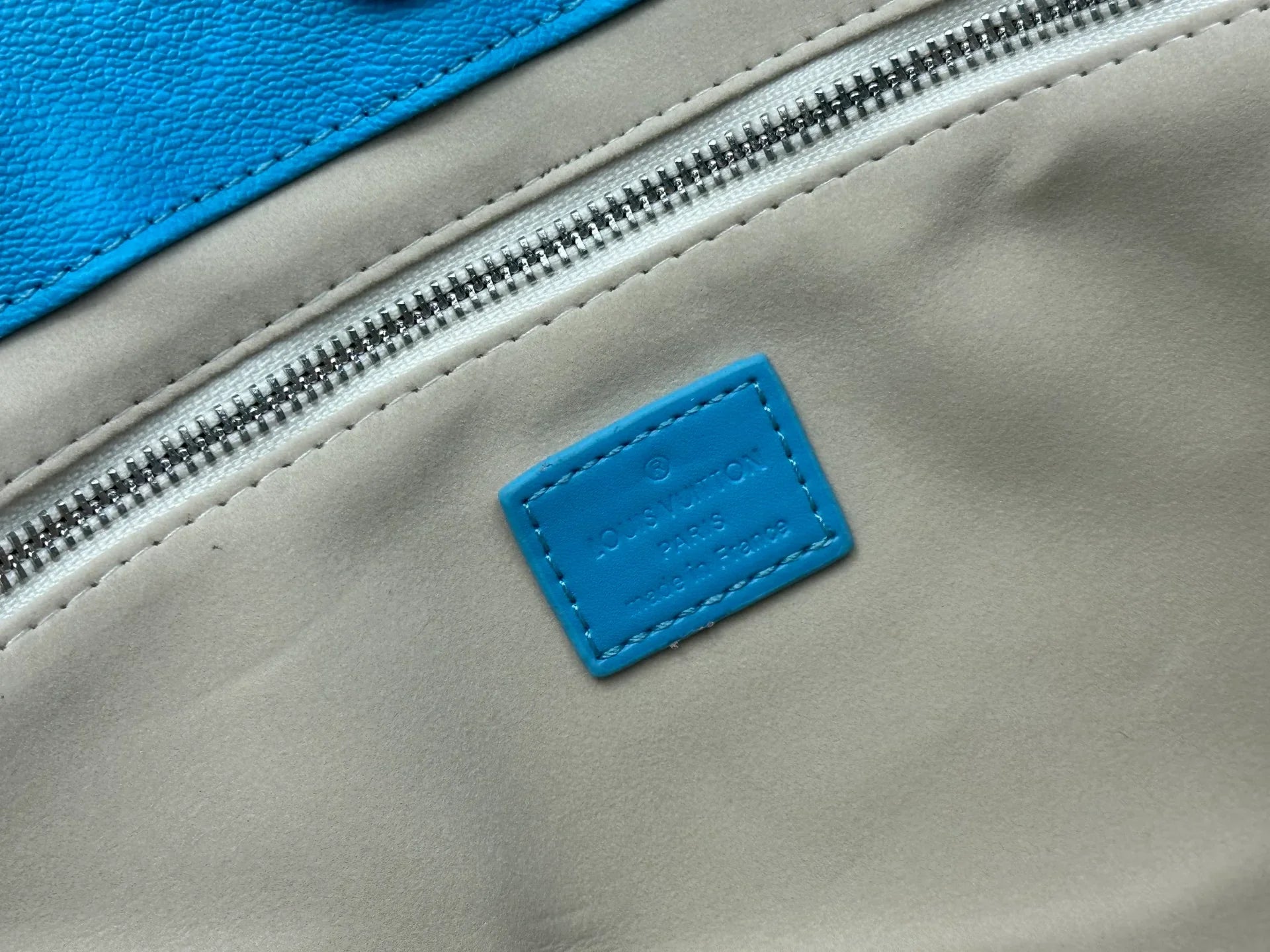 Gradient Blue Shopping Bag