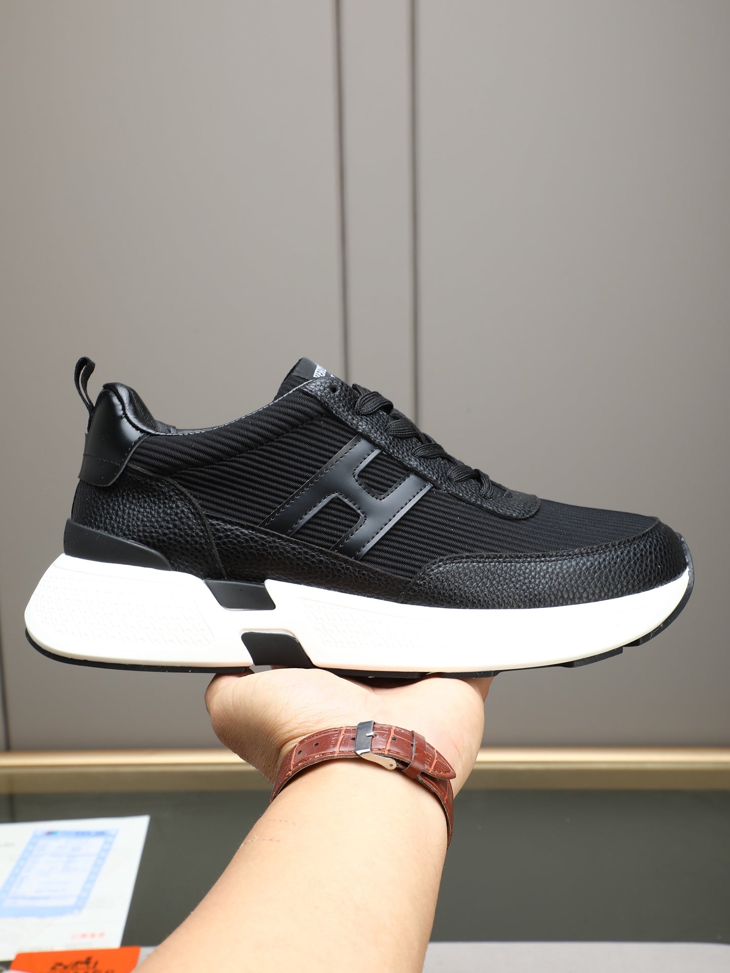 Men's casual sports shoes