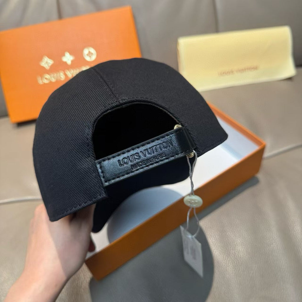 New embroidered canvas baseball cap