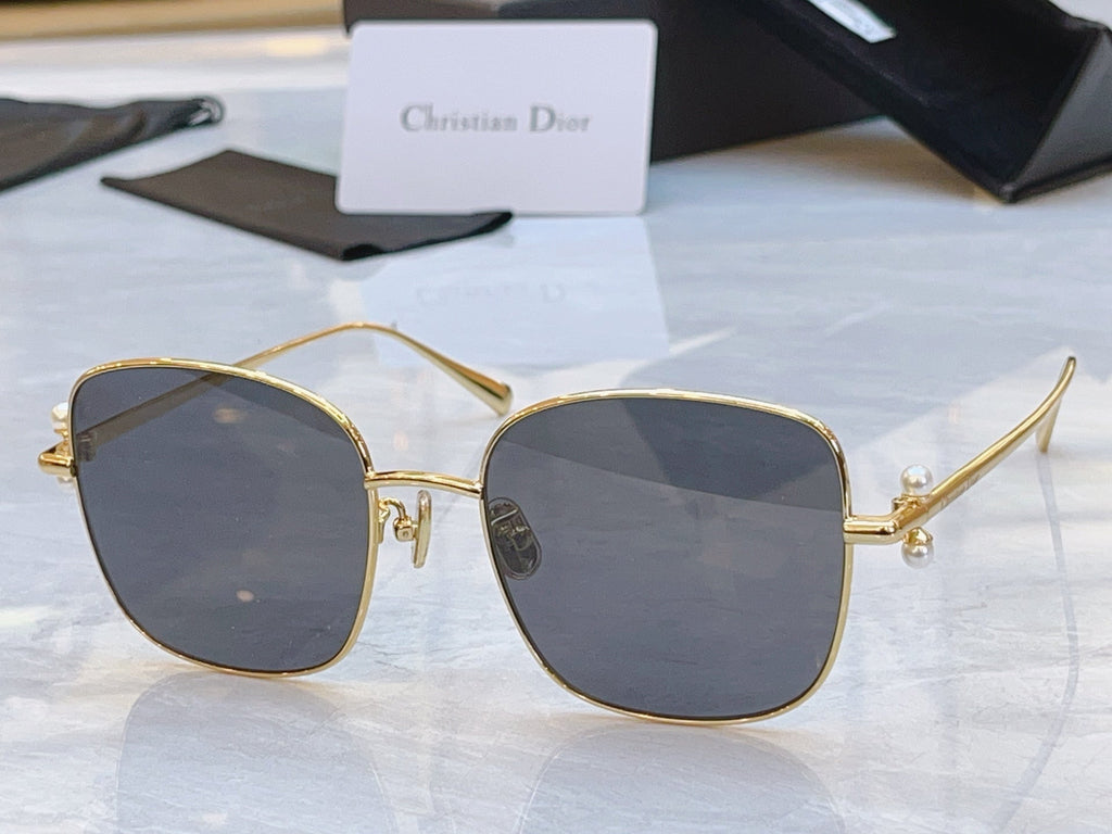 Metal framed sunglasses
