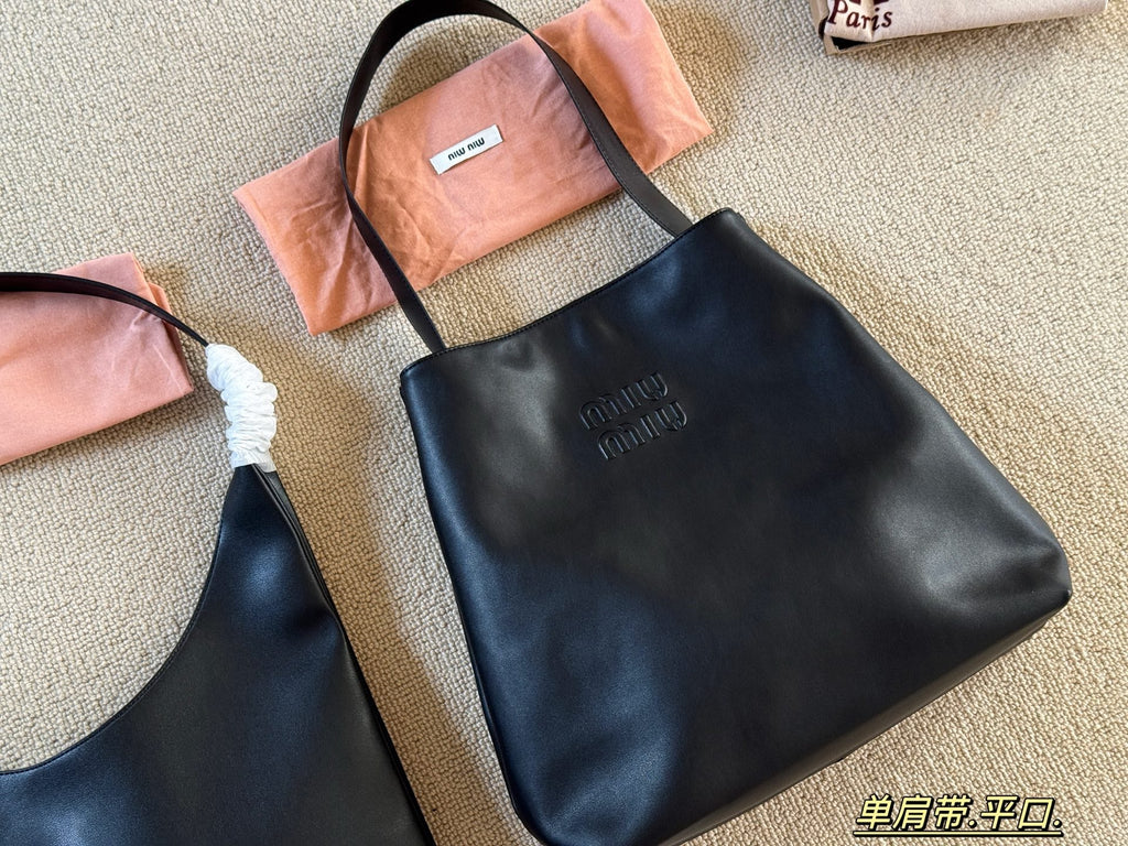 Flat mouth vertical tote bag