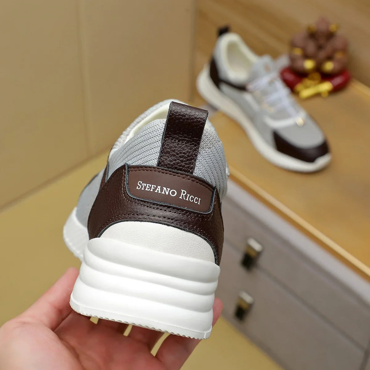 Calf leather sports shoes