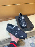 Modern style sports shoes