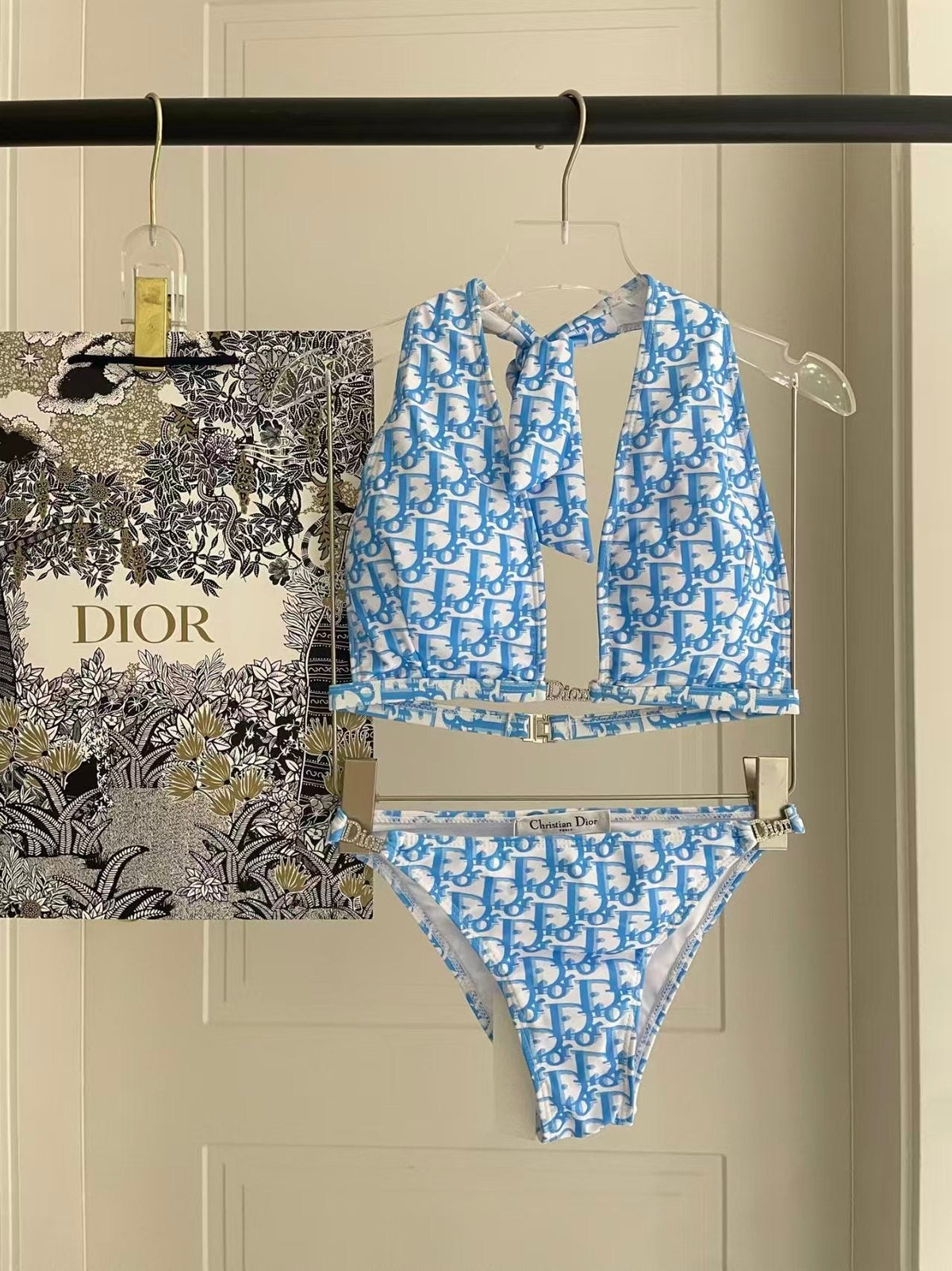 New quick drying elastic swimsuit