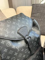 Belt buckle black flower/embossed backpack