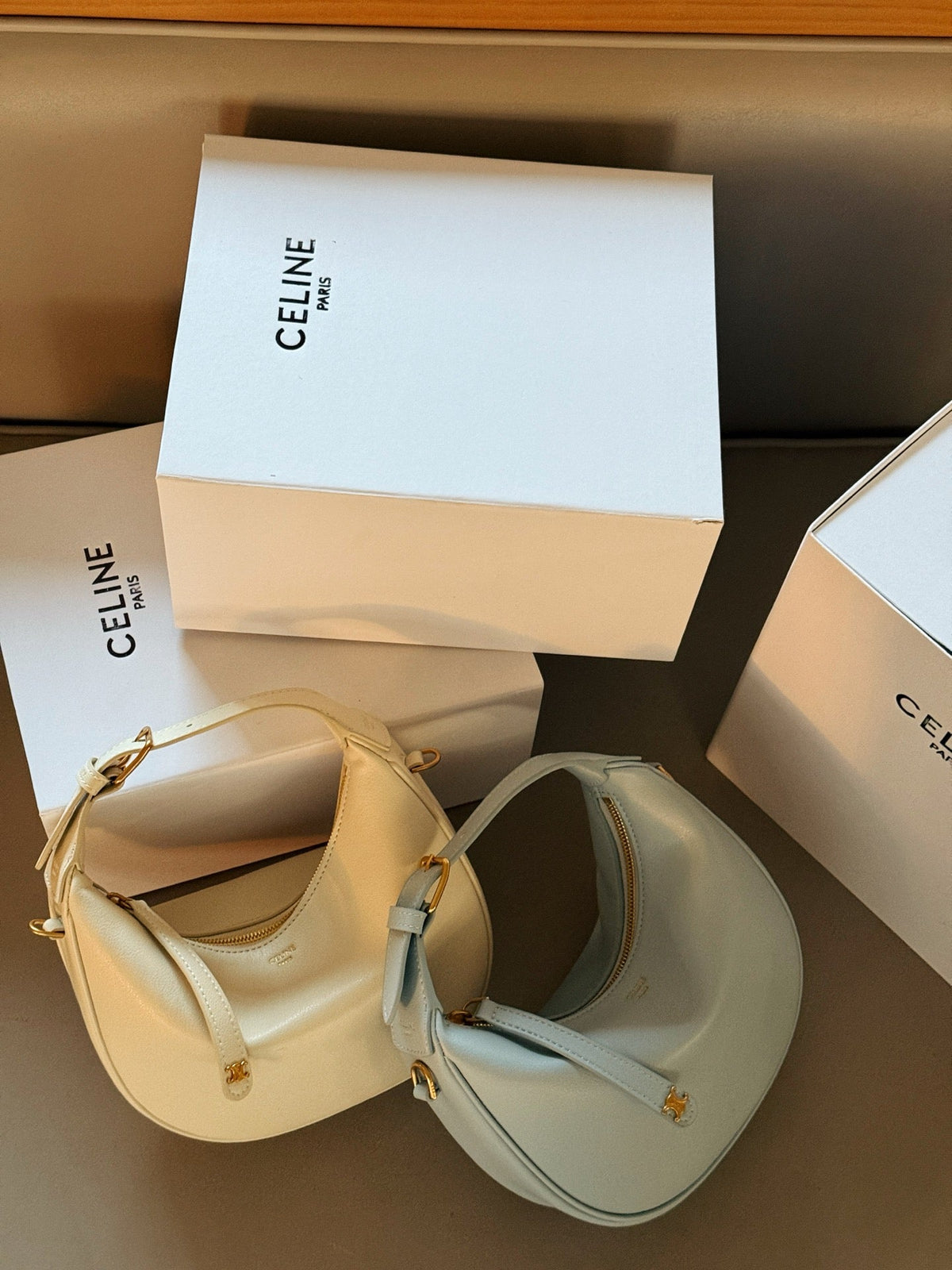 Crescent belt buckle armpit bag