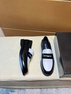 Modern style sports shoes