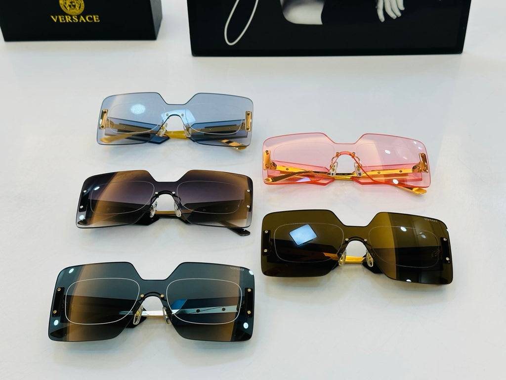Fashionable large square sunglasses